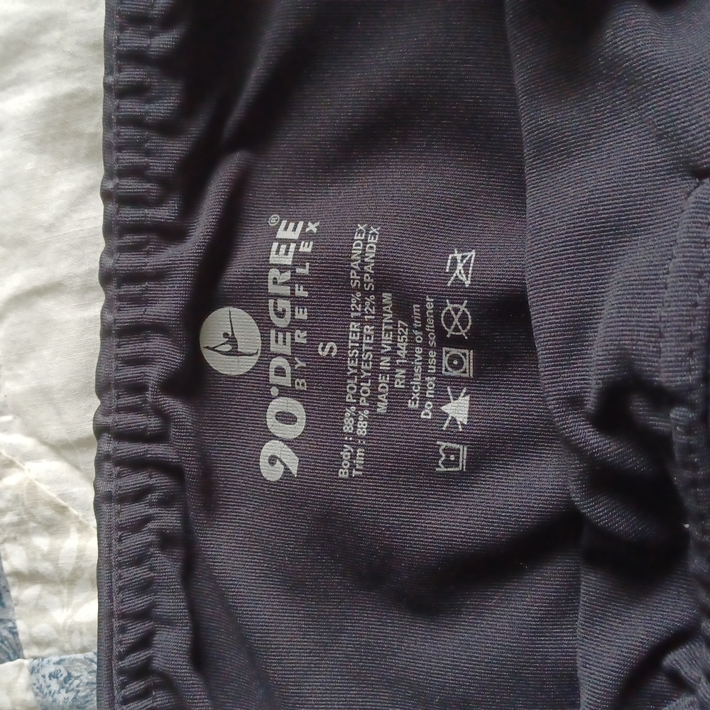 workout pants - Picture 2 of 3